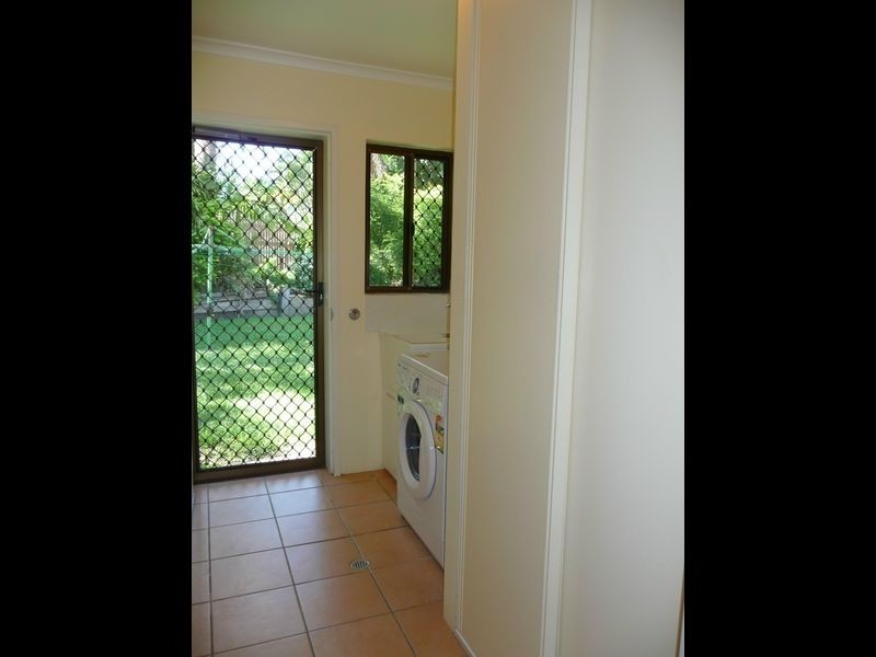 6 Leon Close, Brinsmead QLD 4870