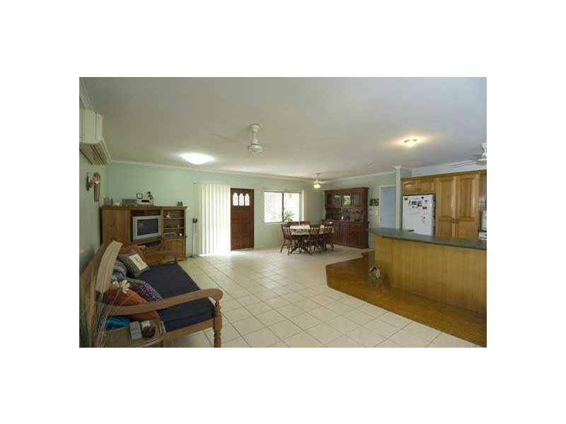 5 York Street, Whitfield QLD 4870