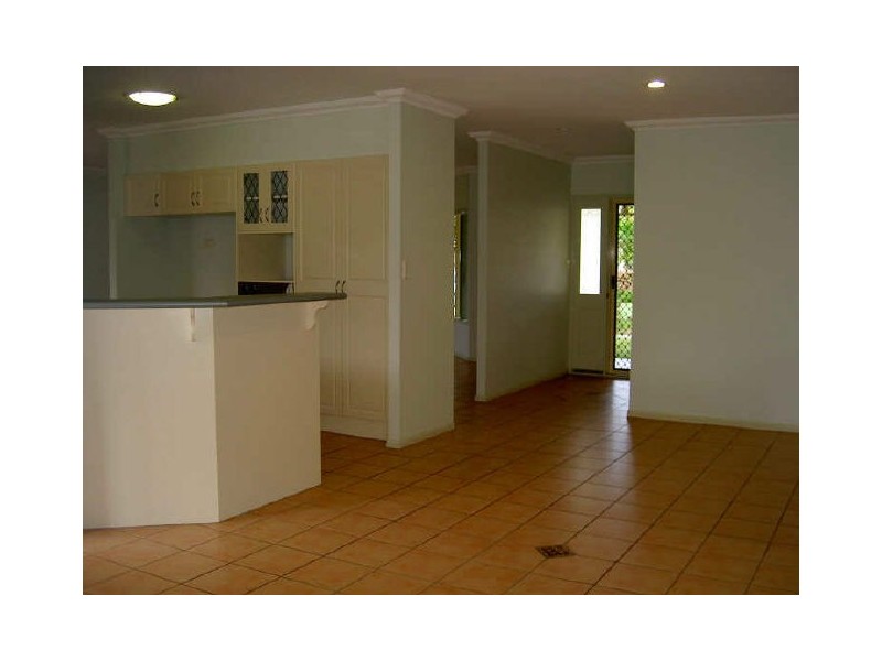 31 Taringa Street, Brinsmead QLD 4870