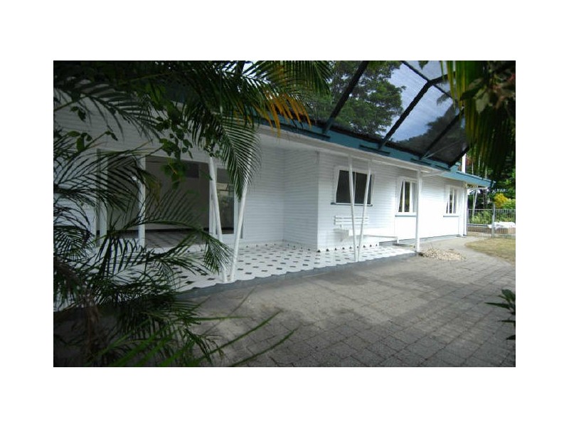 10 Heavey Crescent, Whitfield QLD 4870