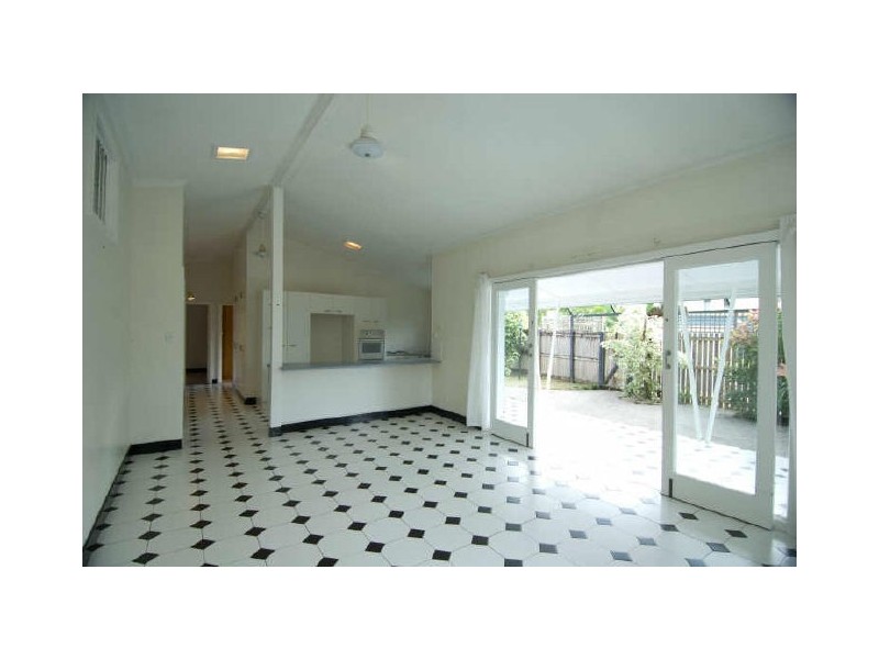 10 Heavey Crescent, Whitfield QLD 4870