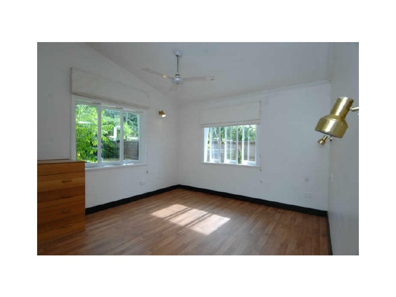 10 Heavey Crescent, Whitfield QLD 4870