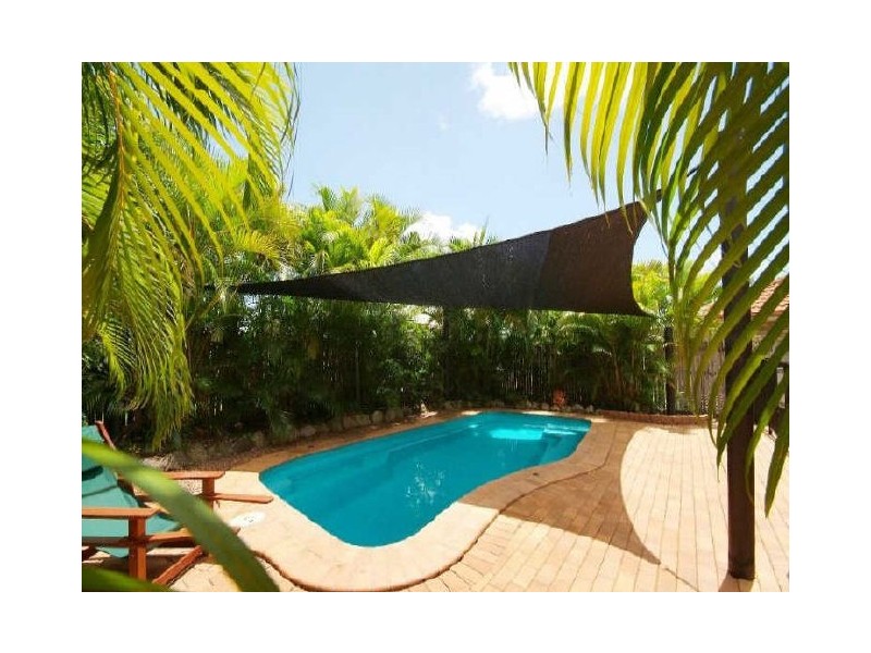 4 Opaline Close, Brinsmead QLD 4870