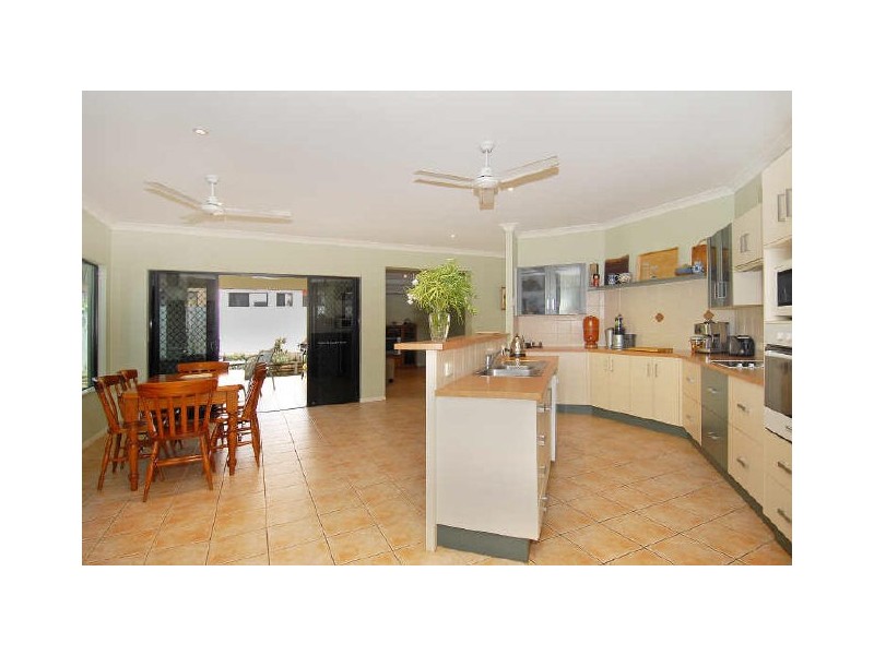 13 Messina Close, Kanimbla QLD 4870