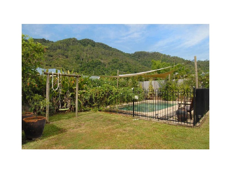 13 Messina Close, Kanimbla QLD 4870