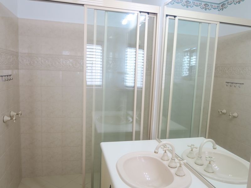 13 Stream Avenue ‘Paradise Palms’, Kewarra Beach QLD 4879