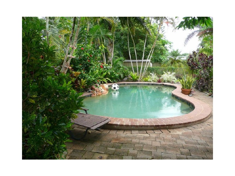 35 Hobson Drive, Brinsmead QLD 4870