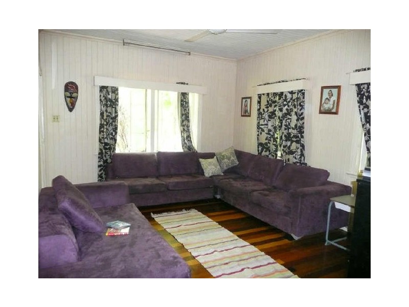 114 Callaghan Street, Mooroobool QLD 4870