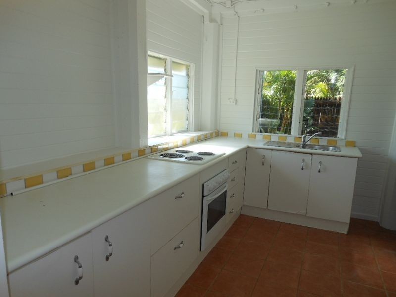 4/5 Mitchell Street, Machans Beach QLD 4878