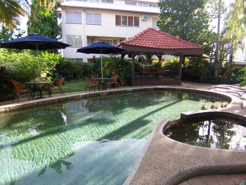 3/239 Lake Street, Cairns QLD 4870