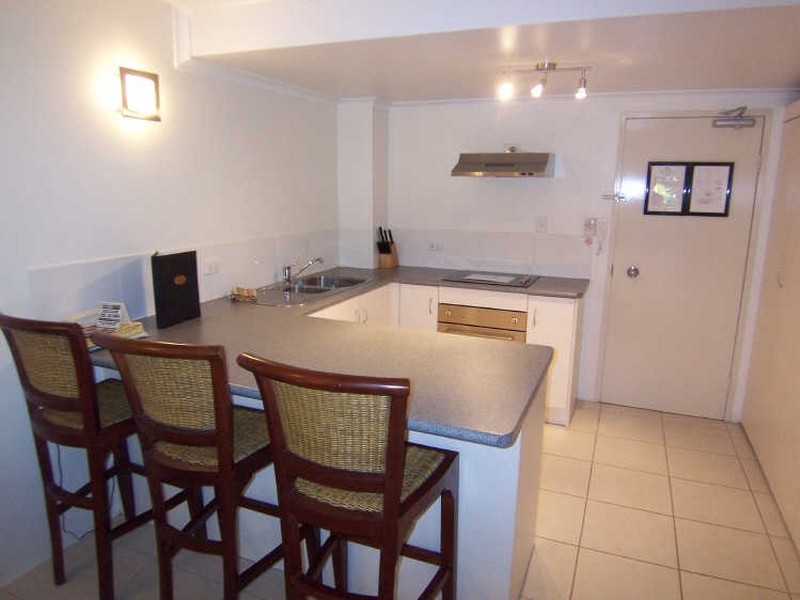 3/239 Lake Street, Cairns QLD 4870