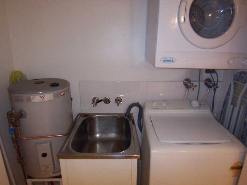 3/239 Lake Street, Cairns QLD 4870