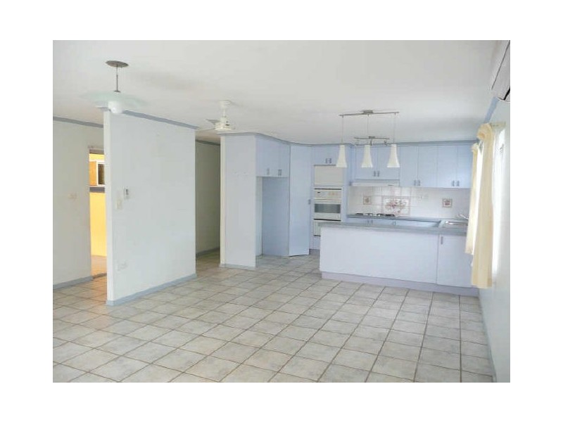 8 Holly Street, Mooroobool QLD 4870