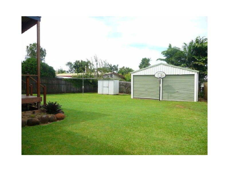 8 Holly Street, Mooroobool QLD 4870