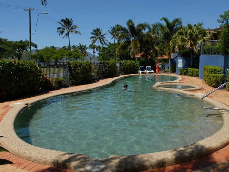 8/275 The Esplanade, Cairns North QLD 4870