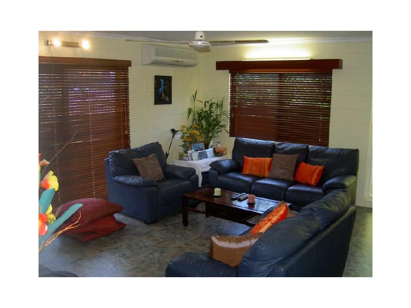 70 Macilwraith Street, Manoora QLD 4870