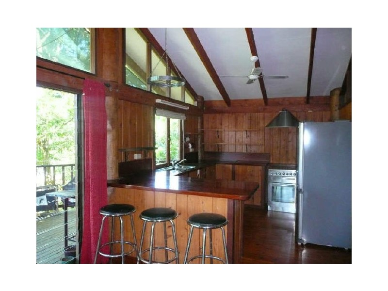 7 Thornton Court, White Rock QLD 4868
