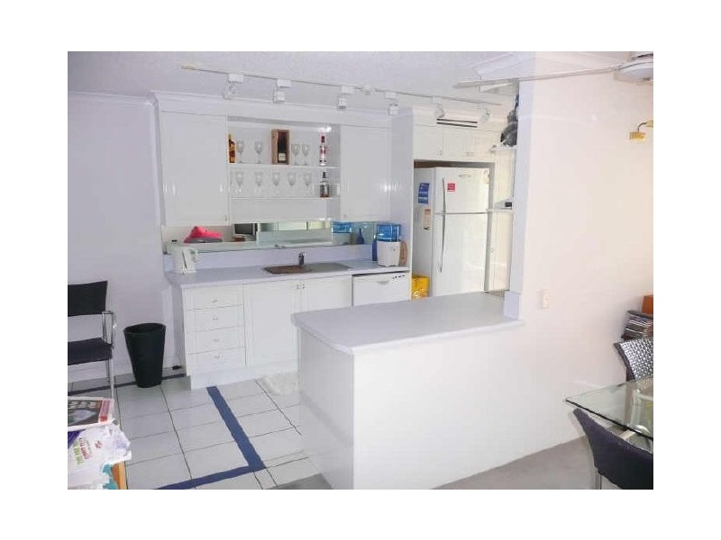 18/107 The Esplanade, Cairns QLD 4870