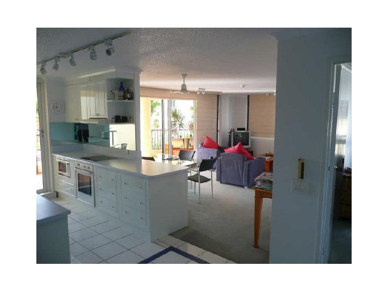 18/107 The Esplanade, Cairns QLD 4870