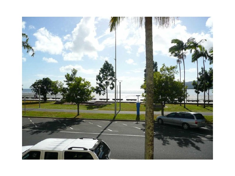 18/107 The Esplanade, Cairns QLD 4870