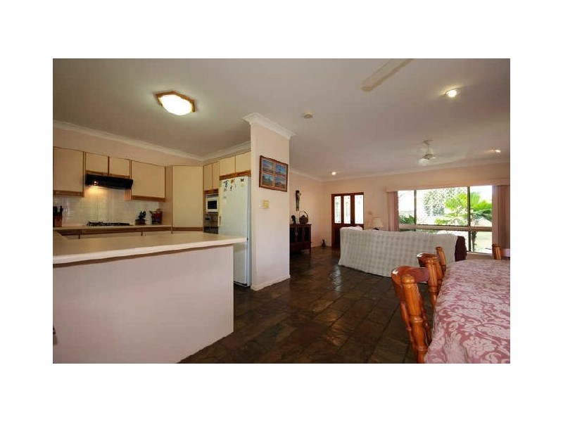 6 Wheeler Court, Brinsmead QLD 4870