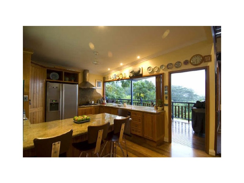 116 Hillview Crescent, Whitfield QLD 4870