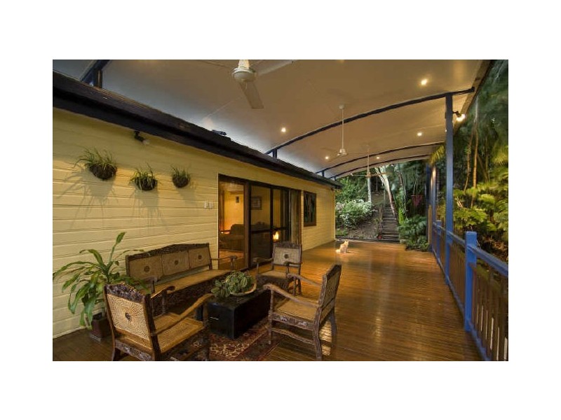 116 Hillview Crescent, Whitfield QLD 4870