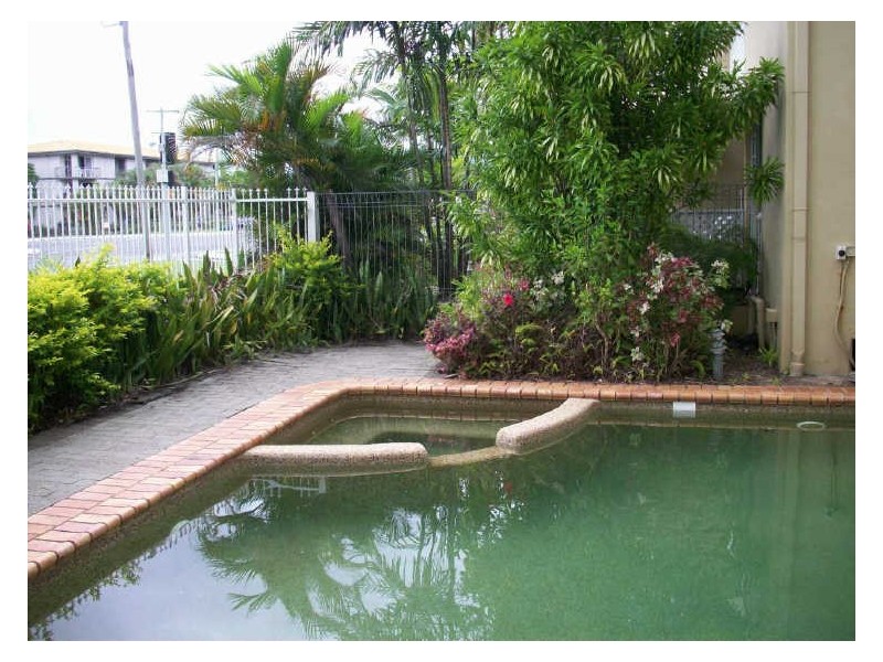 9/14 Upward Street, Cairns QLD 4870