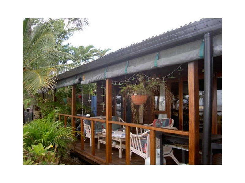 251 OShea Esplanade, Machans Beach QLD 4878