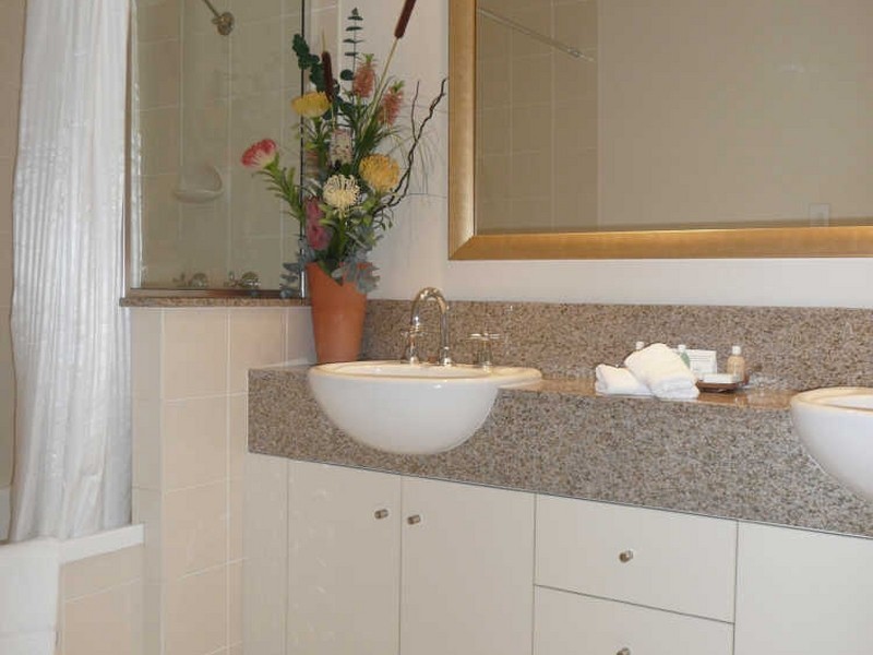 1129/2 Greenslopes Street, Cairns North QLD 4870