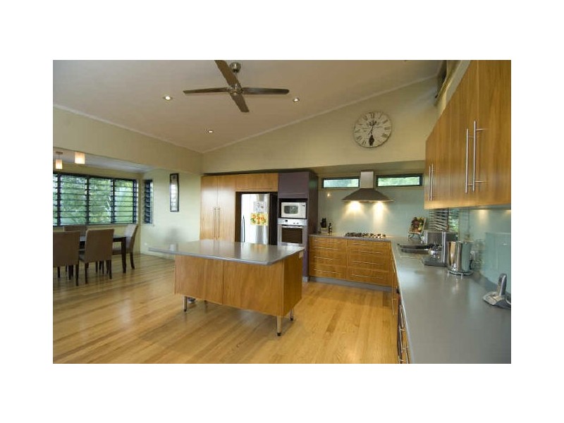 3 Knott Court, Whitfield QLD 4870