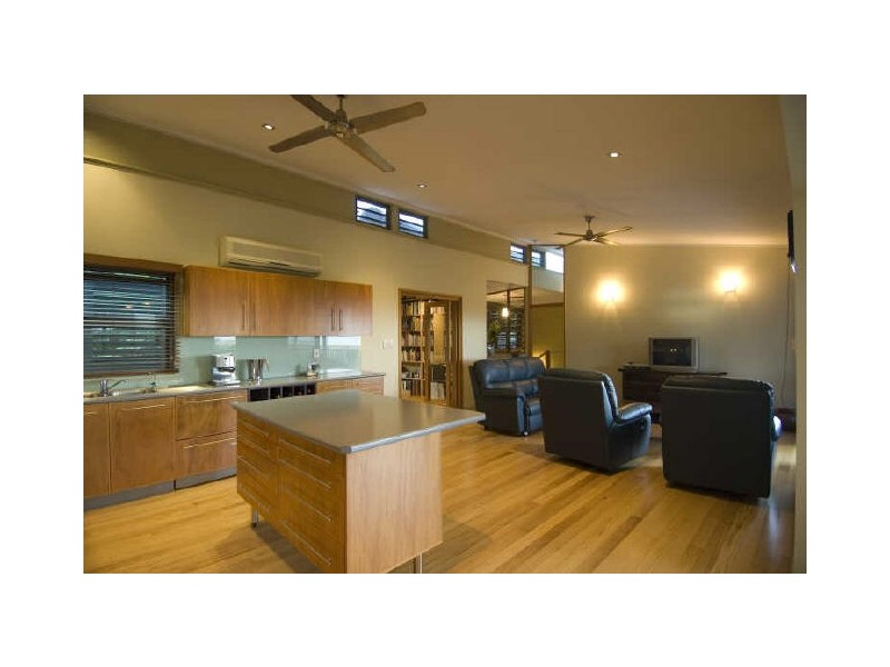 3 Knott Court, Whitfield QLD 4870