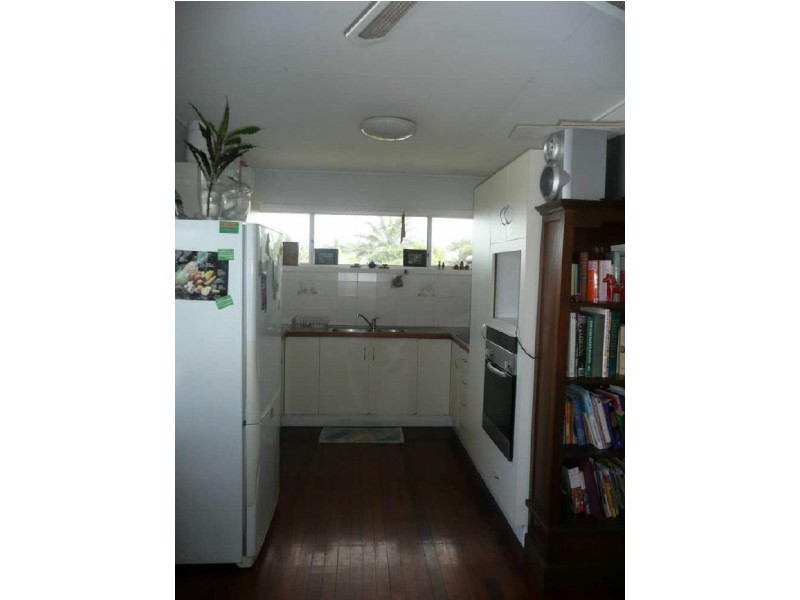 115 Mann Street, Westcourt QLD 4870