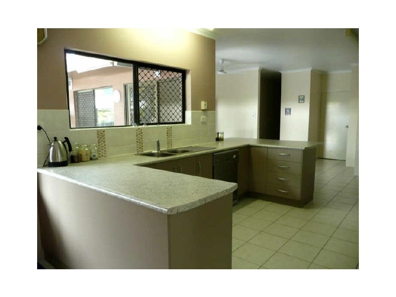 17 Tolson Close, Brinsmead QLD 4870