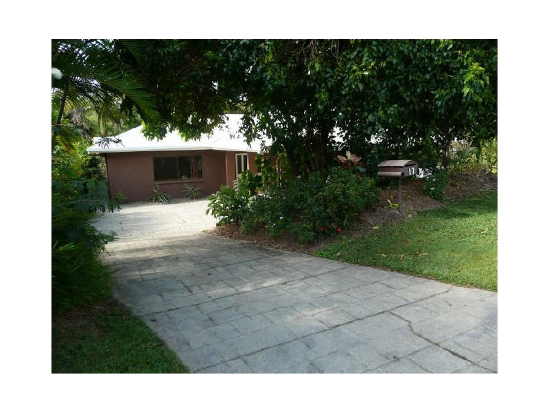 17 Tolson Close, Brinsmead QLD 4870