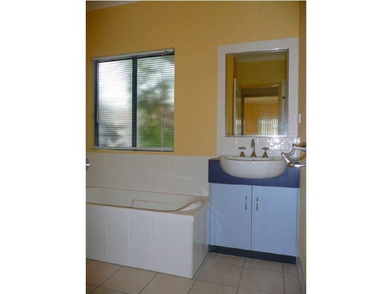 1/139 Jensen Street, Whitfield QLD 4870