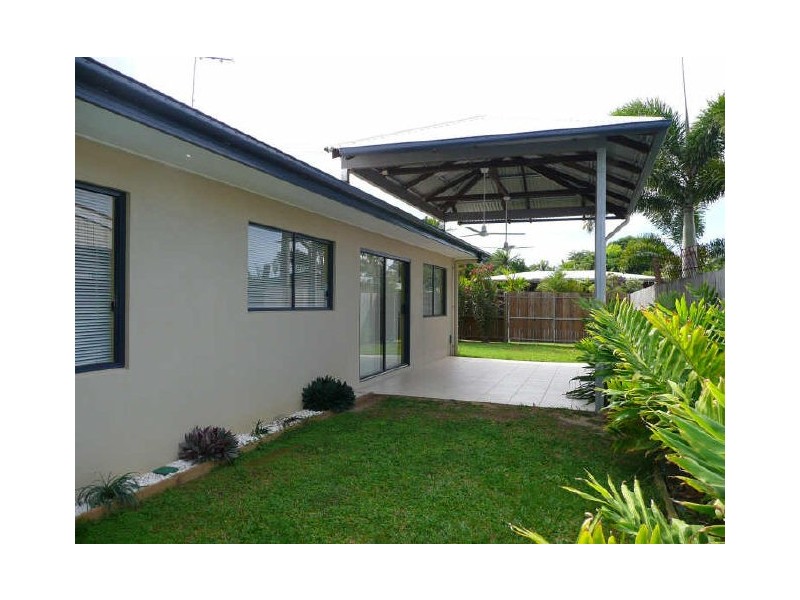 1/139 Jensen Street, Whitfield QLD 4870