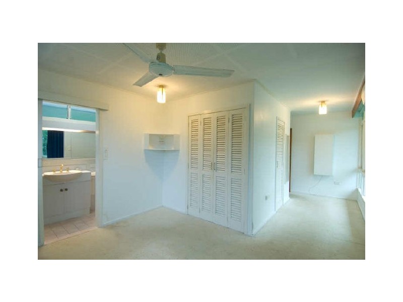 94 Hillview Crescent, Whitfield QLD 4870