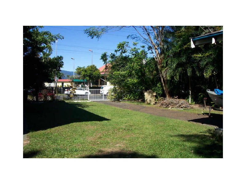 187 Woodward Street, Whitfield QLD 4870