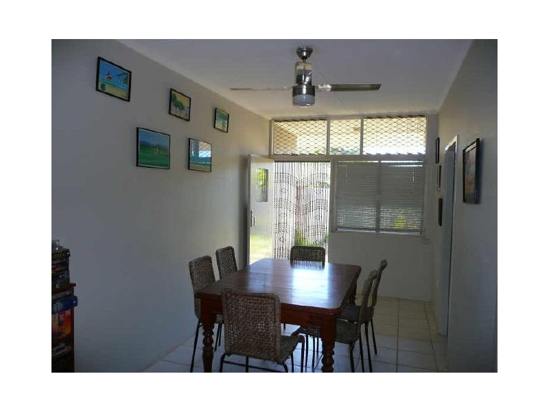 1/233 Buchan Street, Westcourt QLD 4870