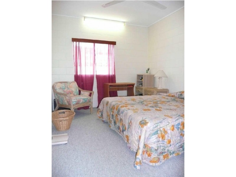 33 Macnamara Street, Manunda QLD 4870