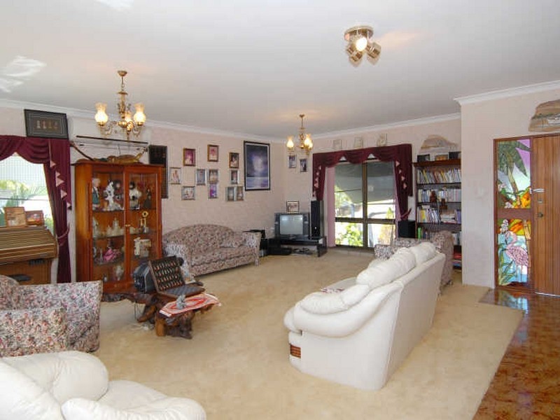 56 Koppen Terrace, Mooroobool QLD 4870