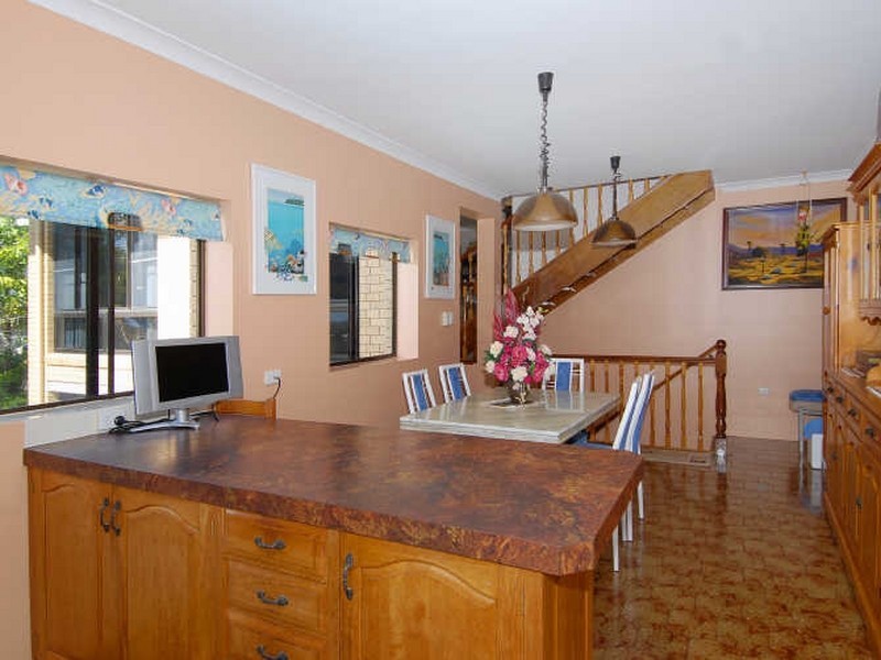 56 Koppen Terrace, Mooroobool QLD 4870