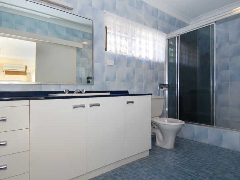 56 Koppen Terrace, Mooroobool QLD 4870