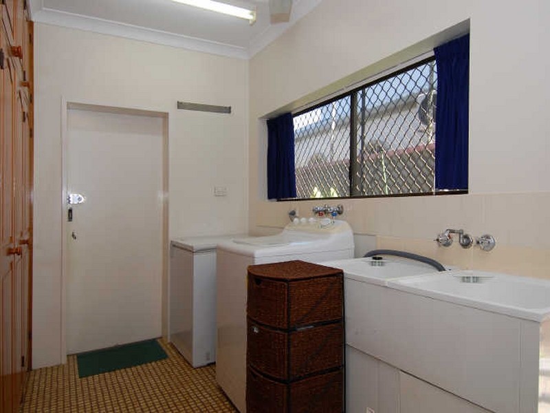 56 Koppen Terrace, Mooroobool QLD 4870