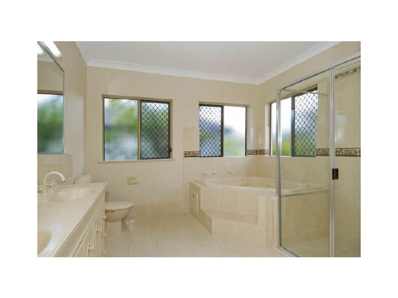 7 East Park Ridge Drive, Park Ridge QLD 4125
