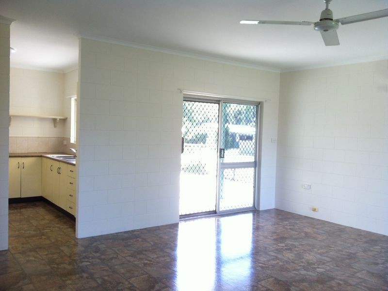 2 Carmel Close, Woree QLD 4868