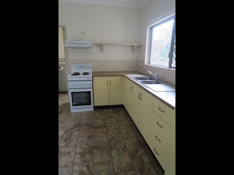 2 Carmel Close, Woree QLD 4868