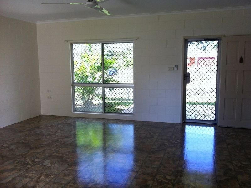 2 Carmel Close, Woree QLD 4868