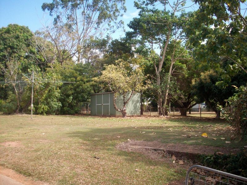 2 Carmel Close, Woree QLD 4868